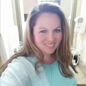 Meet your Posher, Holly